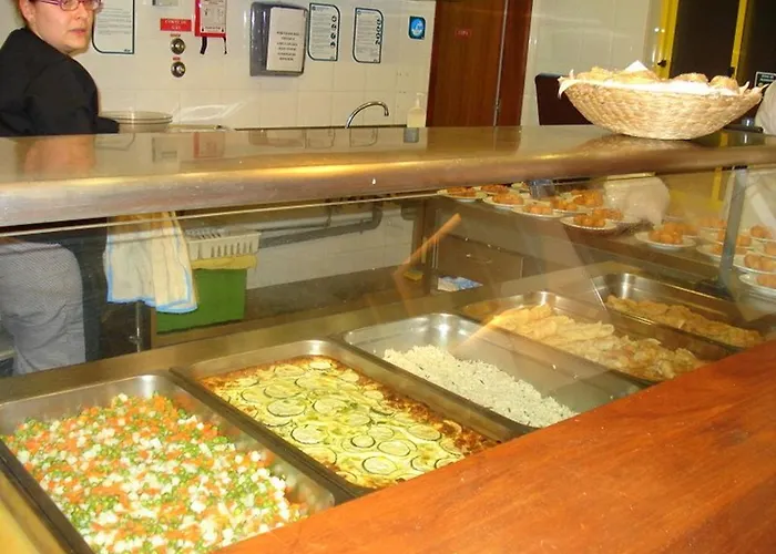 Caparica Sun Centre بيت شباب *